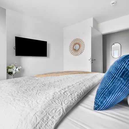 Admiralslounge- Eg, Infrarotsauna, Grosse Dusche, Terrasse, Blick Auf Hafenbecken