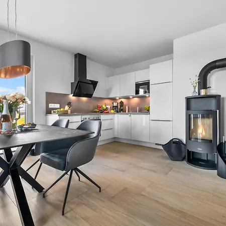 Admiralslounge- Eg, Infrarotsauna, Grosse Dusche, Terrasse, Blick Auf Hafenbecken